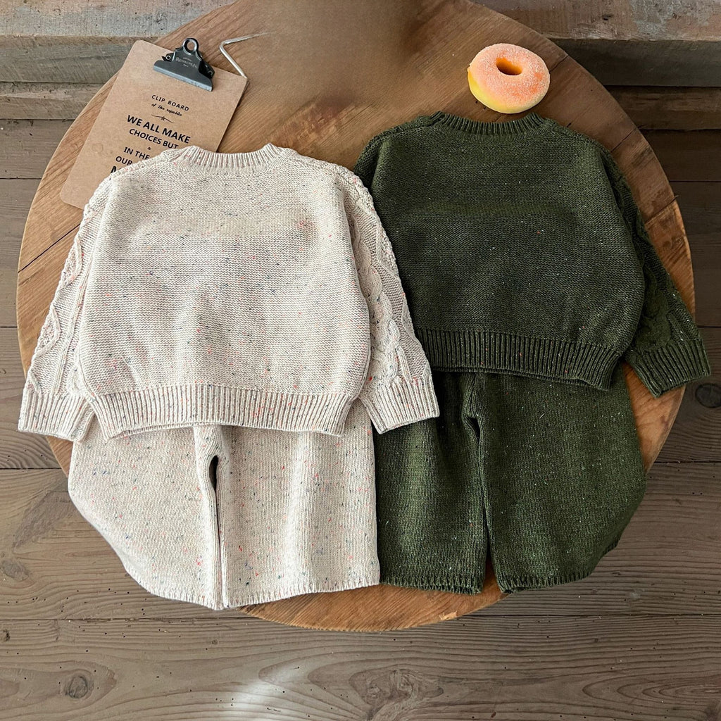 Knitted sweater and pants